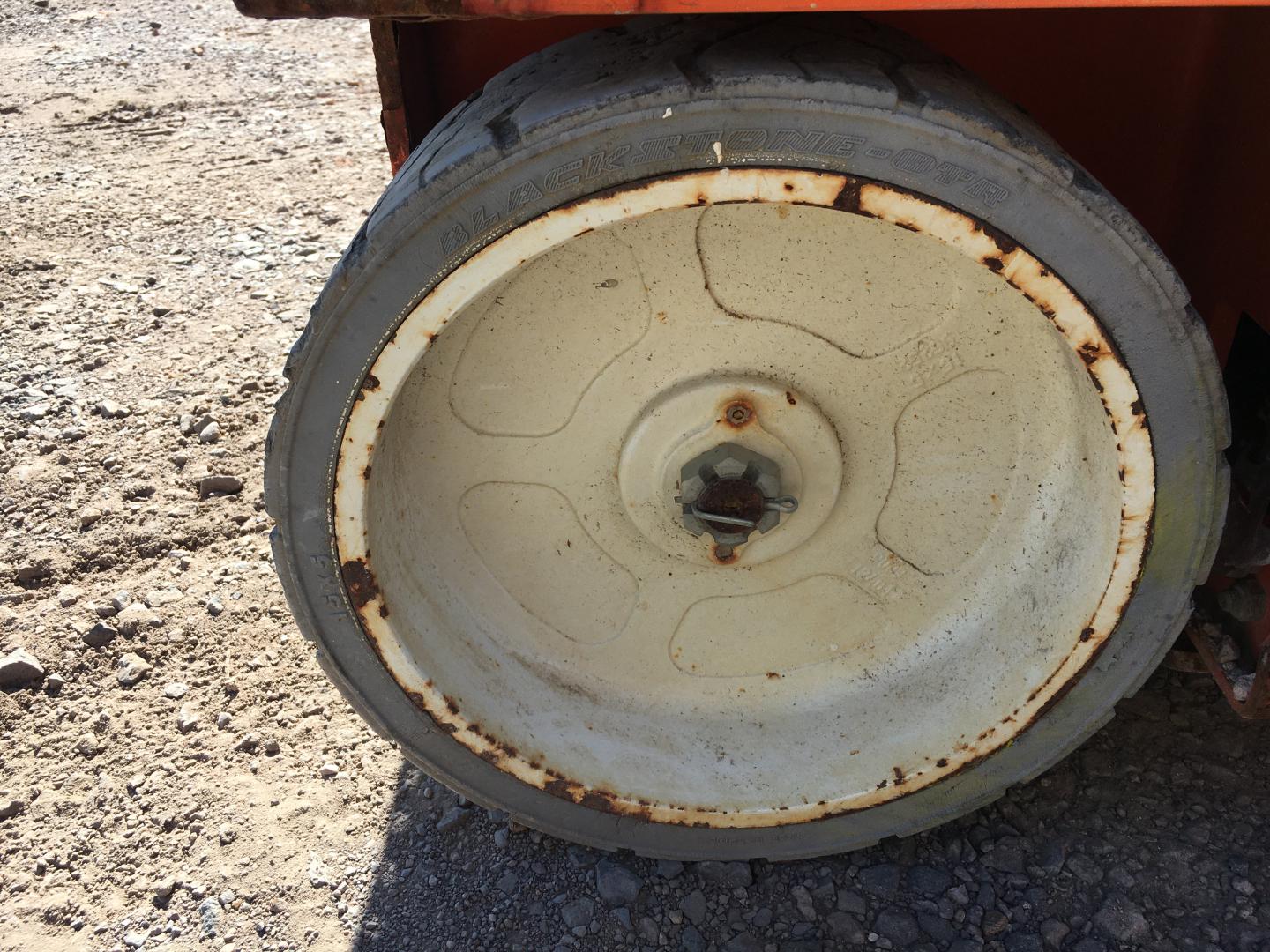 ./imagenes/INVOICE/2019/16862/ASCENSOR TIPO TIJERA SNORKEL S4732E (37).JPG